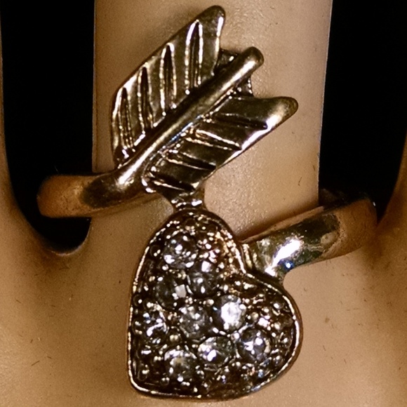Antique Style Rhinestones Heart Arrow Stylish Ring